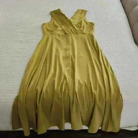 BANANA REPUBLIC PINTUCK BODICE MAXIh DRESS - Picture 4 of 9